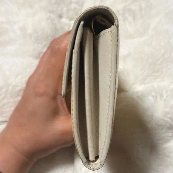 LOUIS VUITTON VERNIS SNAP WALLET- Authentic- Ombre Yellow​